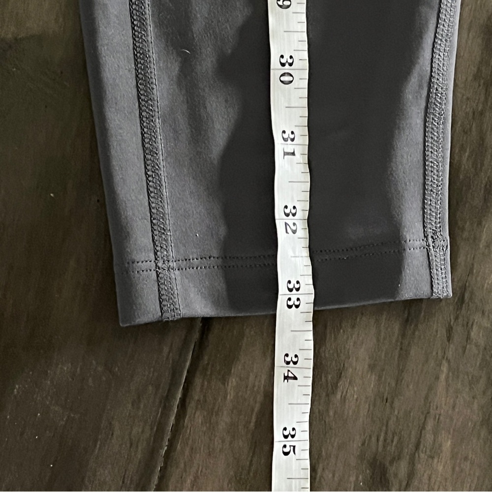 Girlfriend Collective Compressive Gray Leggings - Size Medium - Picture 12 of 14